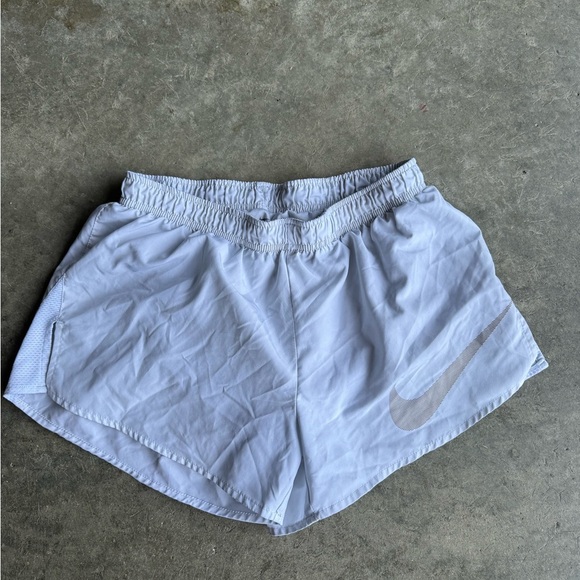 Nike White Athletic Shorts Lightweight Design - Picture 1 of 4